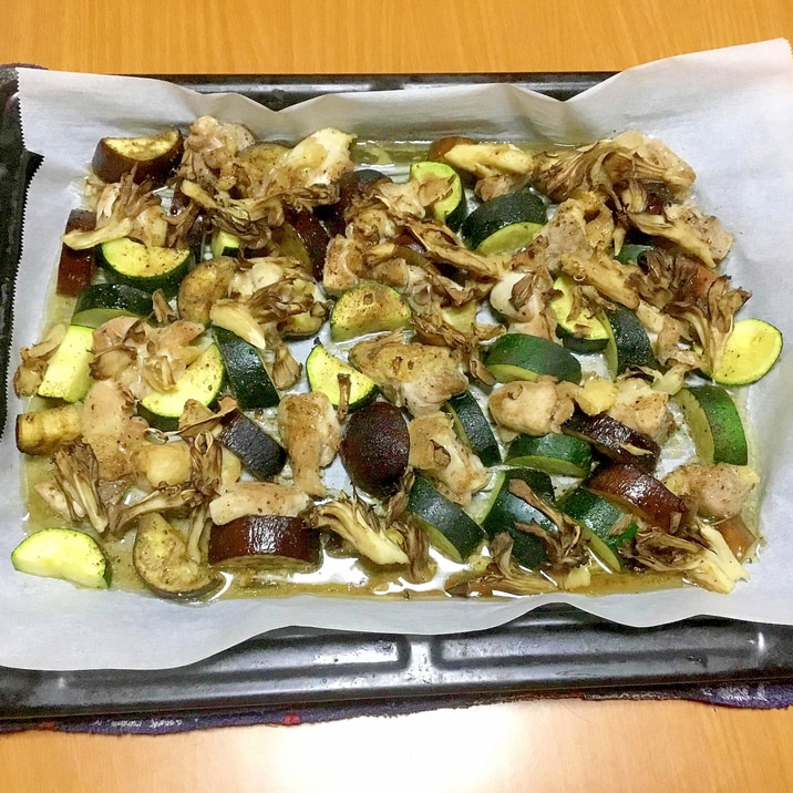 ビニール袋で簡単ヘルシー鶏肉と夏野菜のオーブン焼